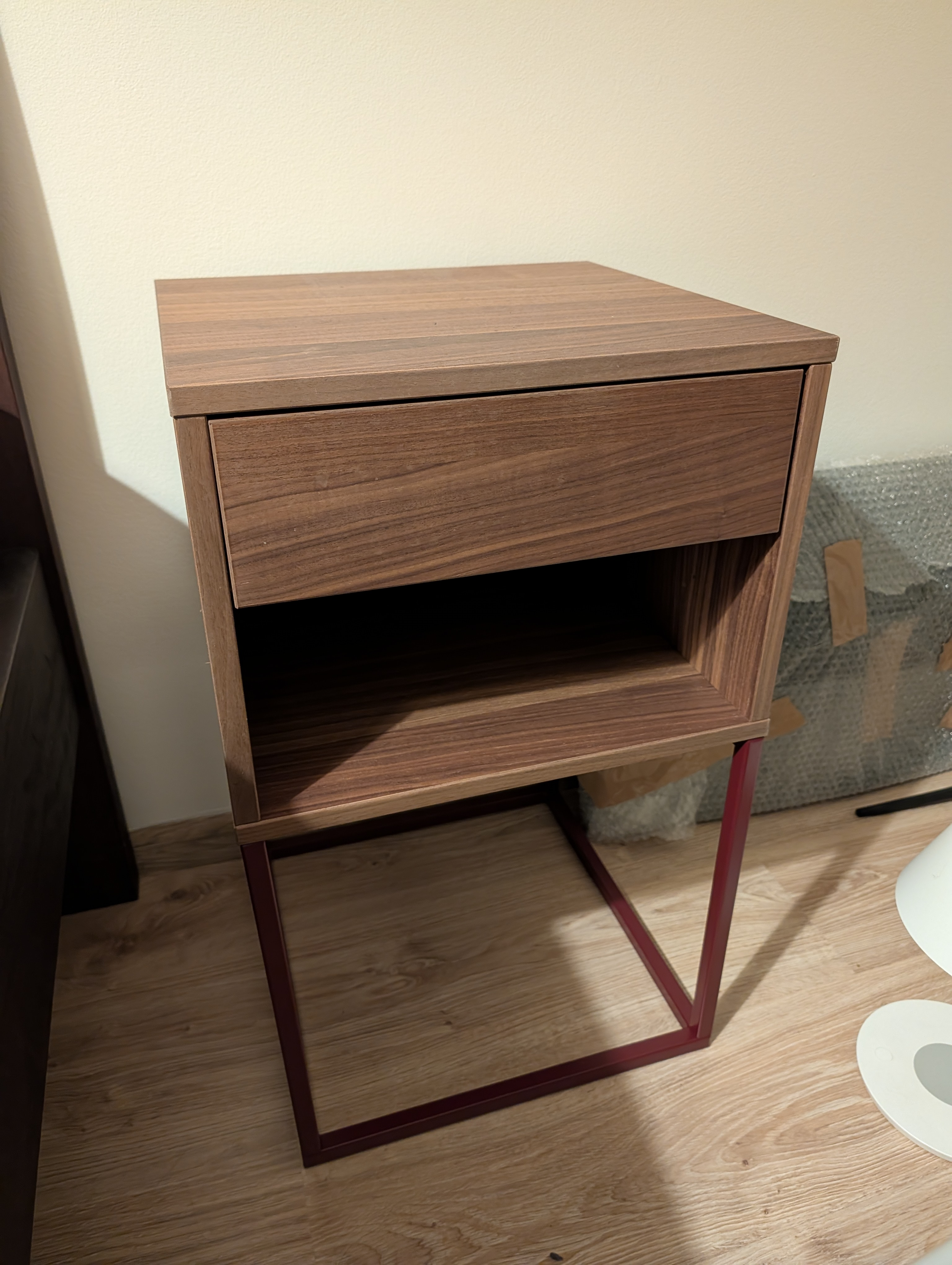 VIKHAMMER bedside table